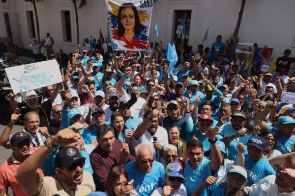 Venezuela Protests Demand Machado Return and Elections