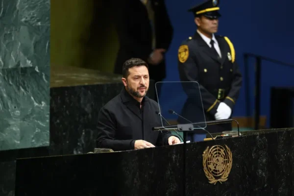 Zelenskyy Urges Pressure on Russia to End Ukraine War