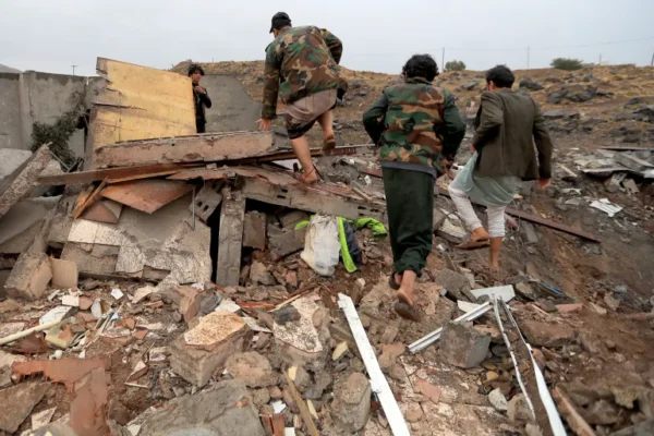Saudi Coalition Strikes Houthi Missile Sites in Yemen